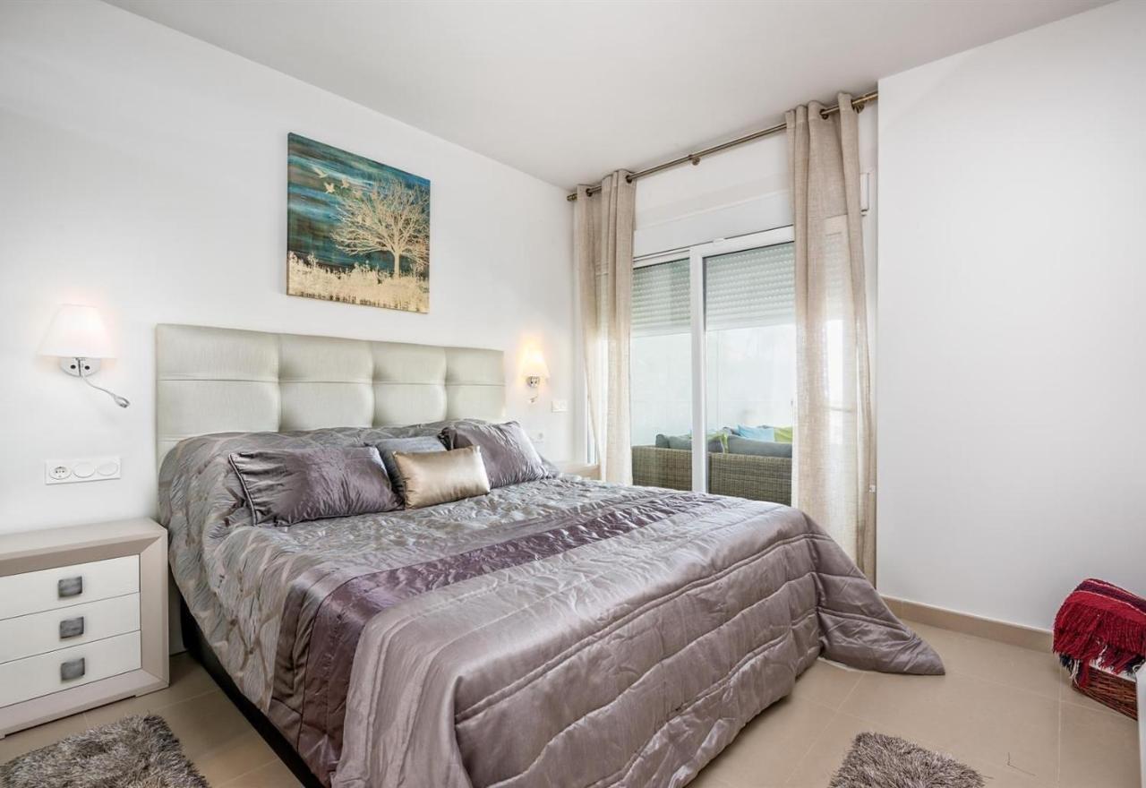 New Luxury 3-bedroom Seaview Apartment